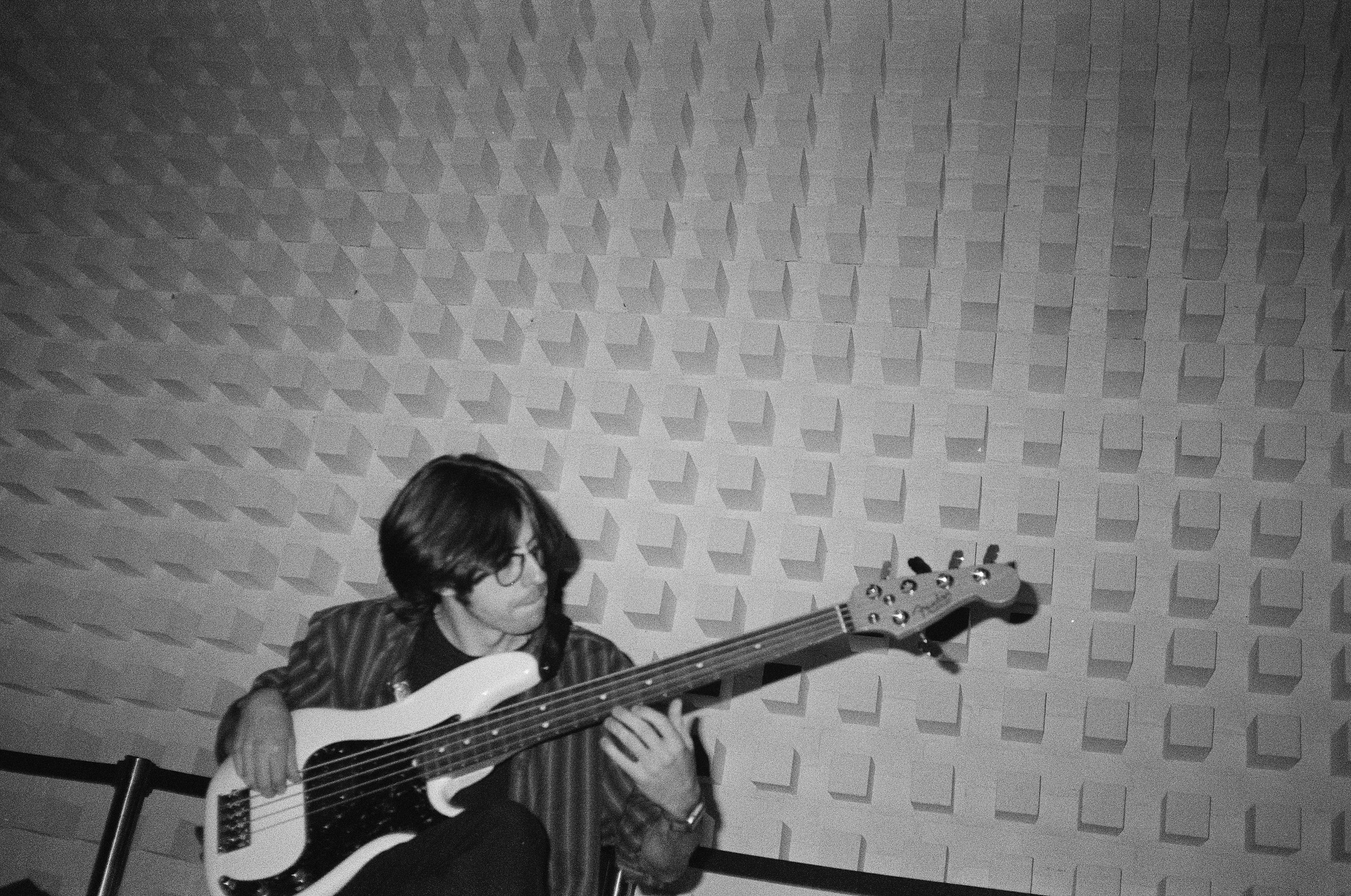 Espuma acústica en estudio Espuma acústica en un estudio de grabación profesional